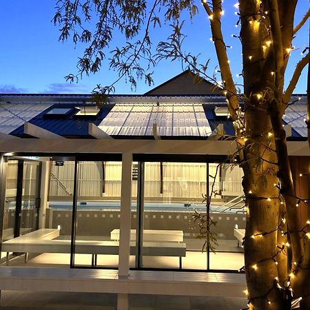 Tasman Holiday Parks - Christchurch Eksteriør billede The new extension at night