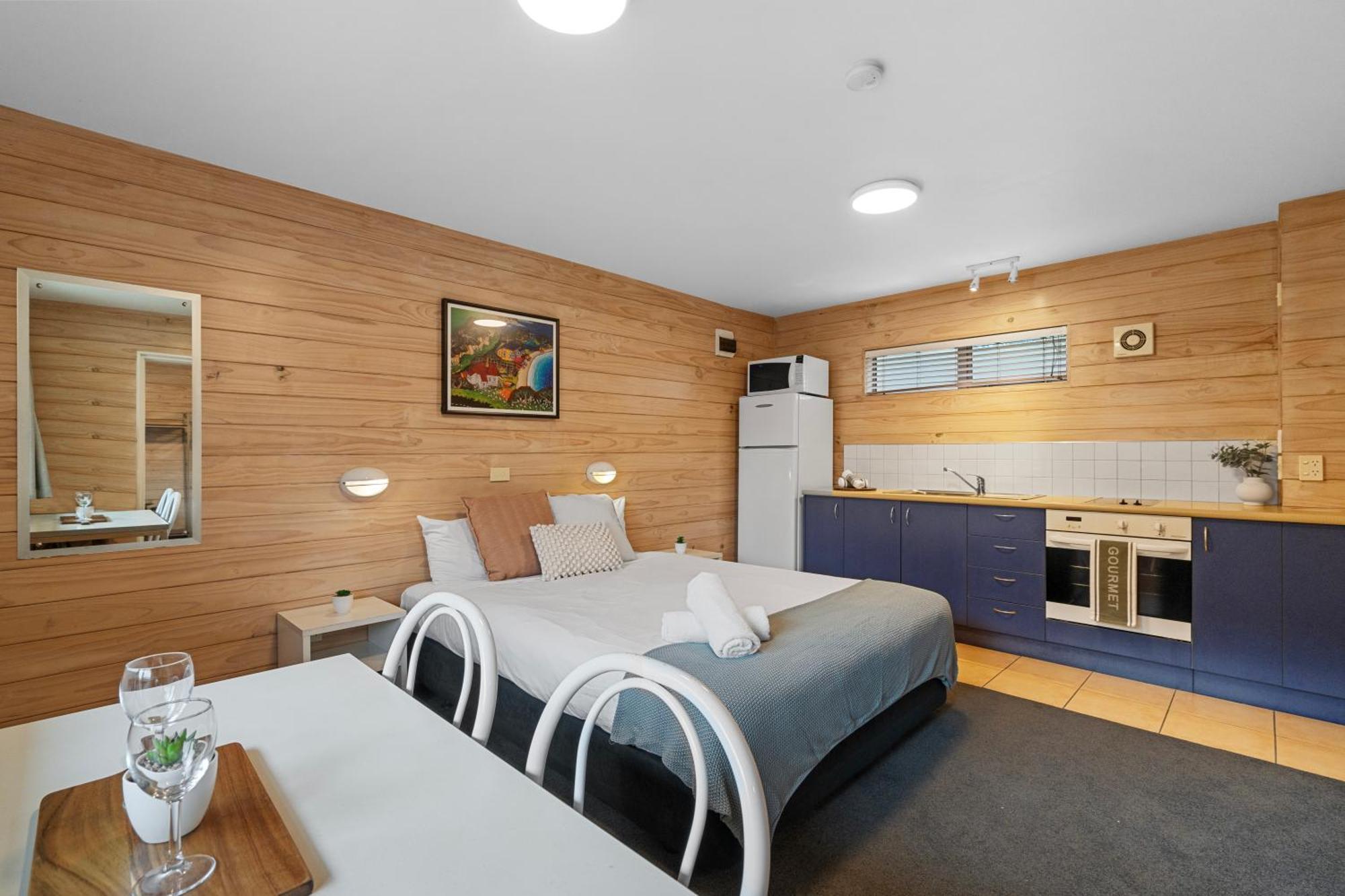 Tasman Holiday Parks - Christchurch Eksteriør billede A studio apartment