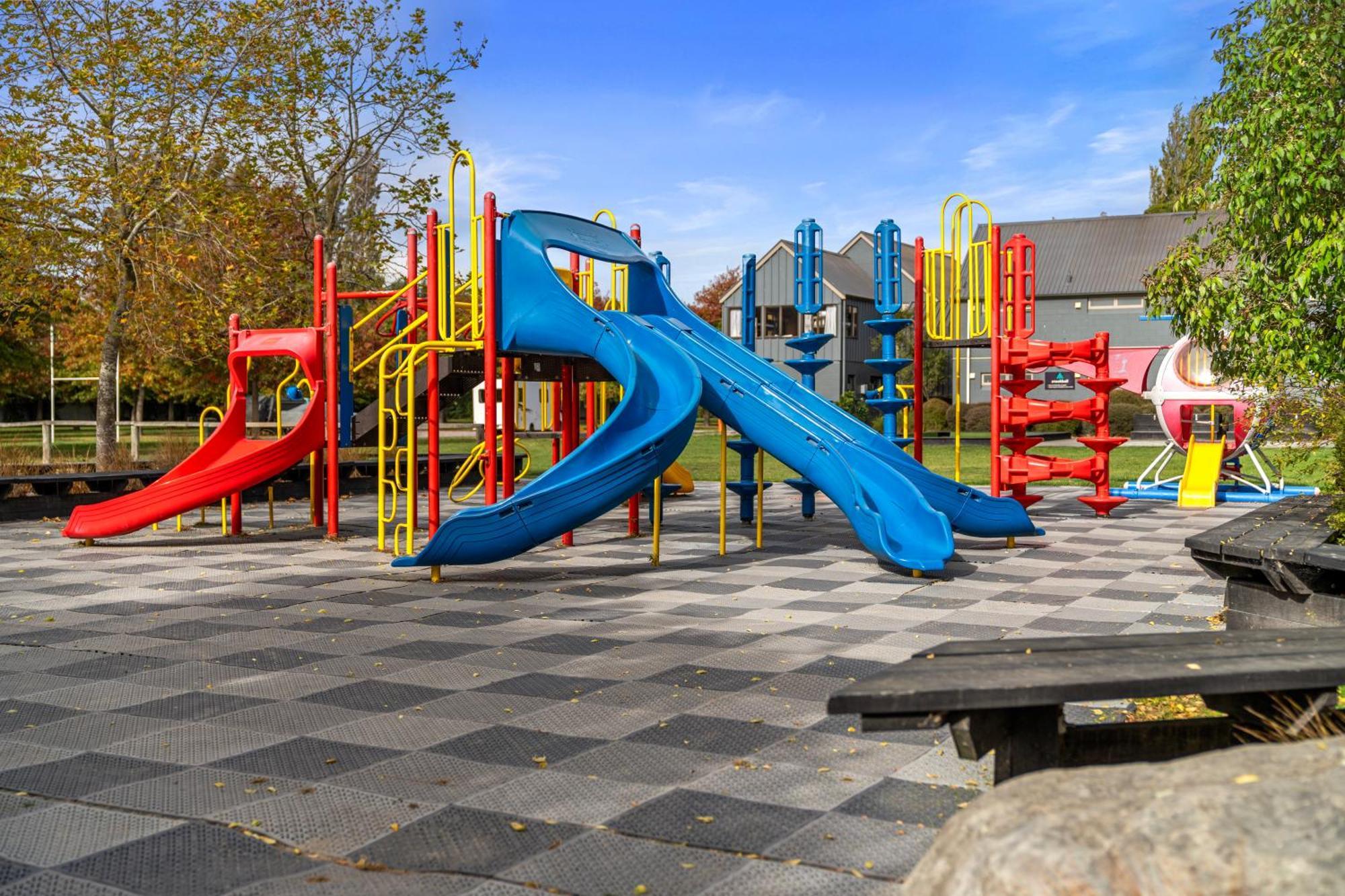 Tasman Holiday Parks - Christchurch Eksteriør billede Playground in the Netherlands