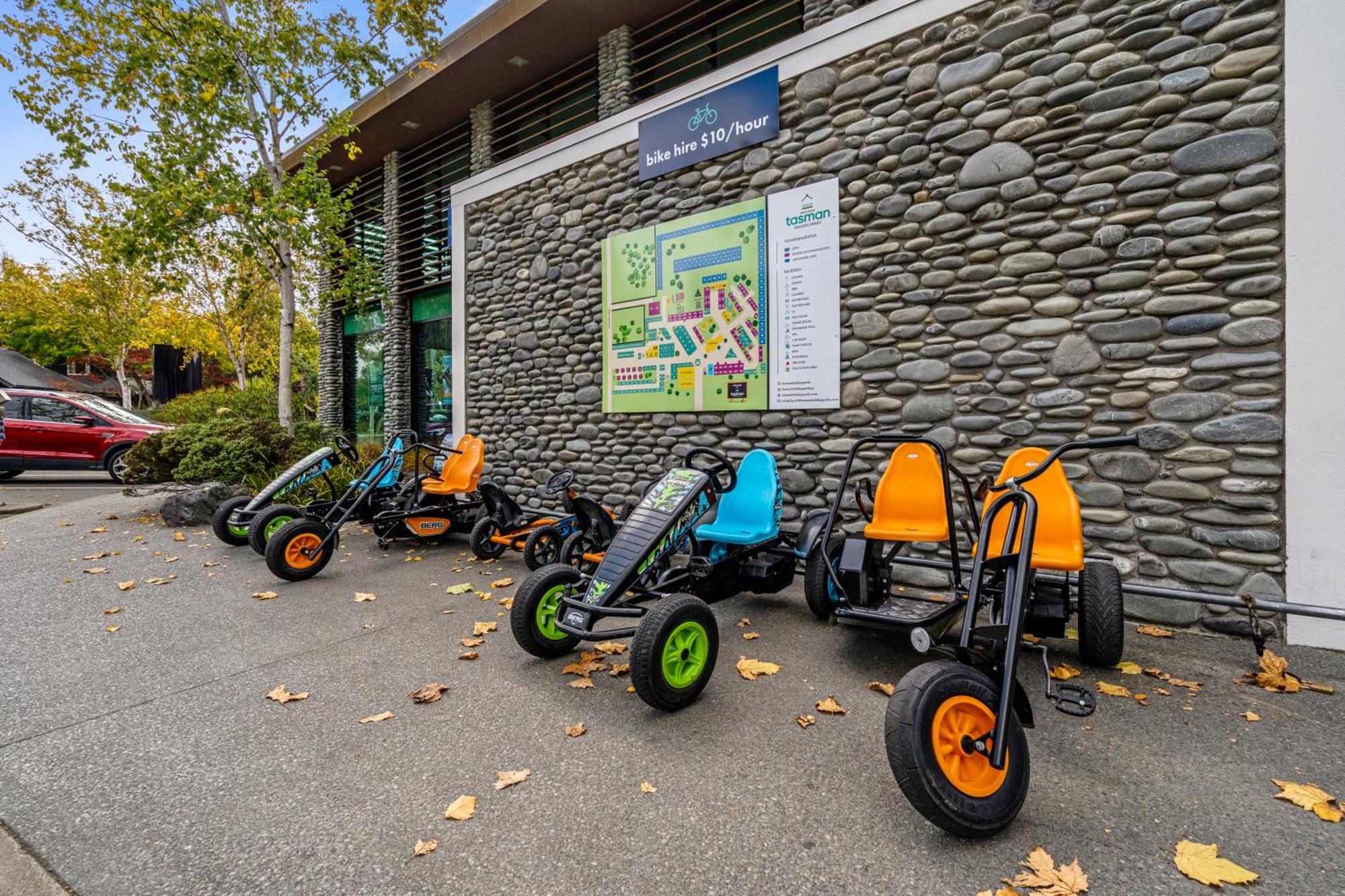 Tasman Holiday Parks - Christchurch Eksteriør billede The Visitor Centre at the National Motor Museum