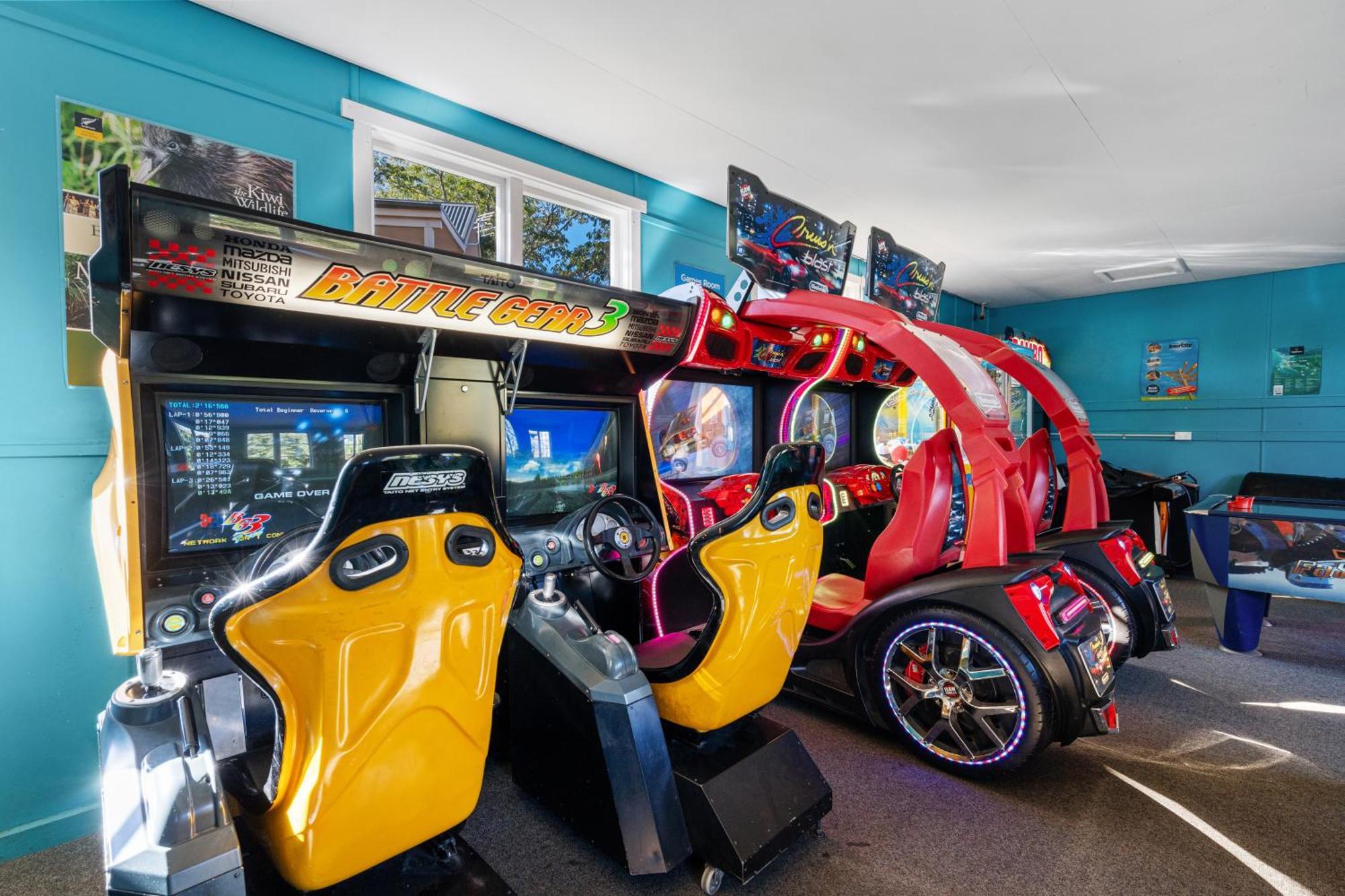 Tasman Holiday Parks - Christchurch Eksteriør billede The arcade at the 2014 World of Speed