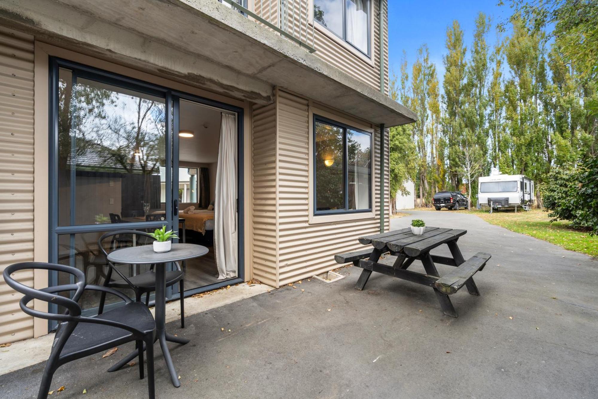 Tasman Holiday Parks - Christchurch Eksteriør billede The exterior of a typical apartment at the hotel
