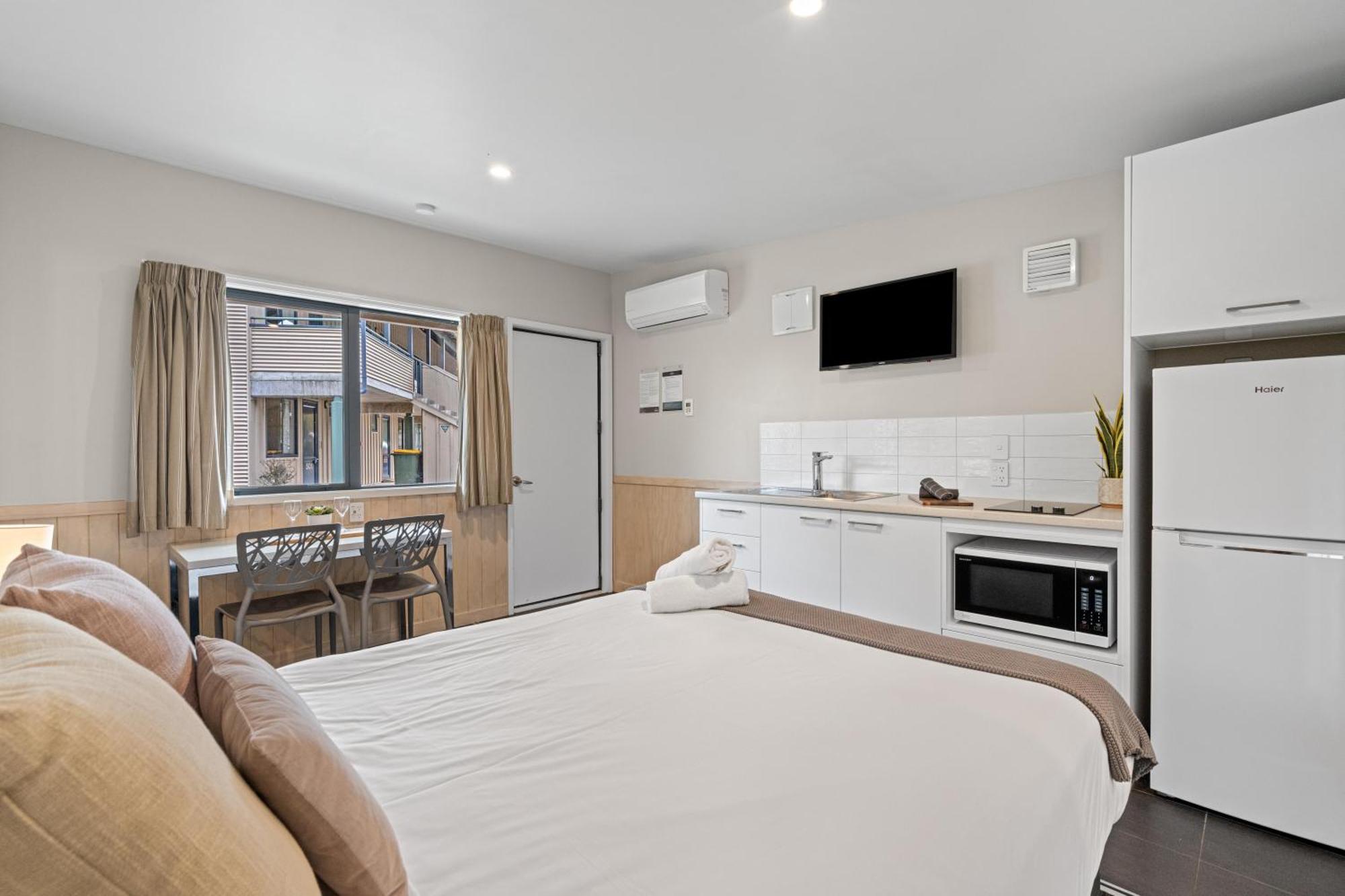 Tasman Holiday Parks - Christchurch Eksteriør billede A studio apartment in Australia
