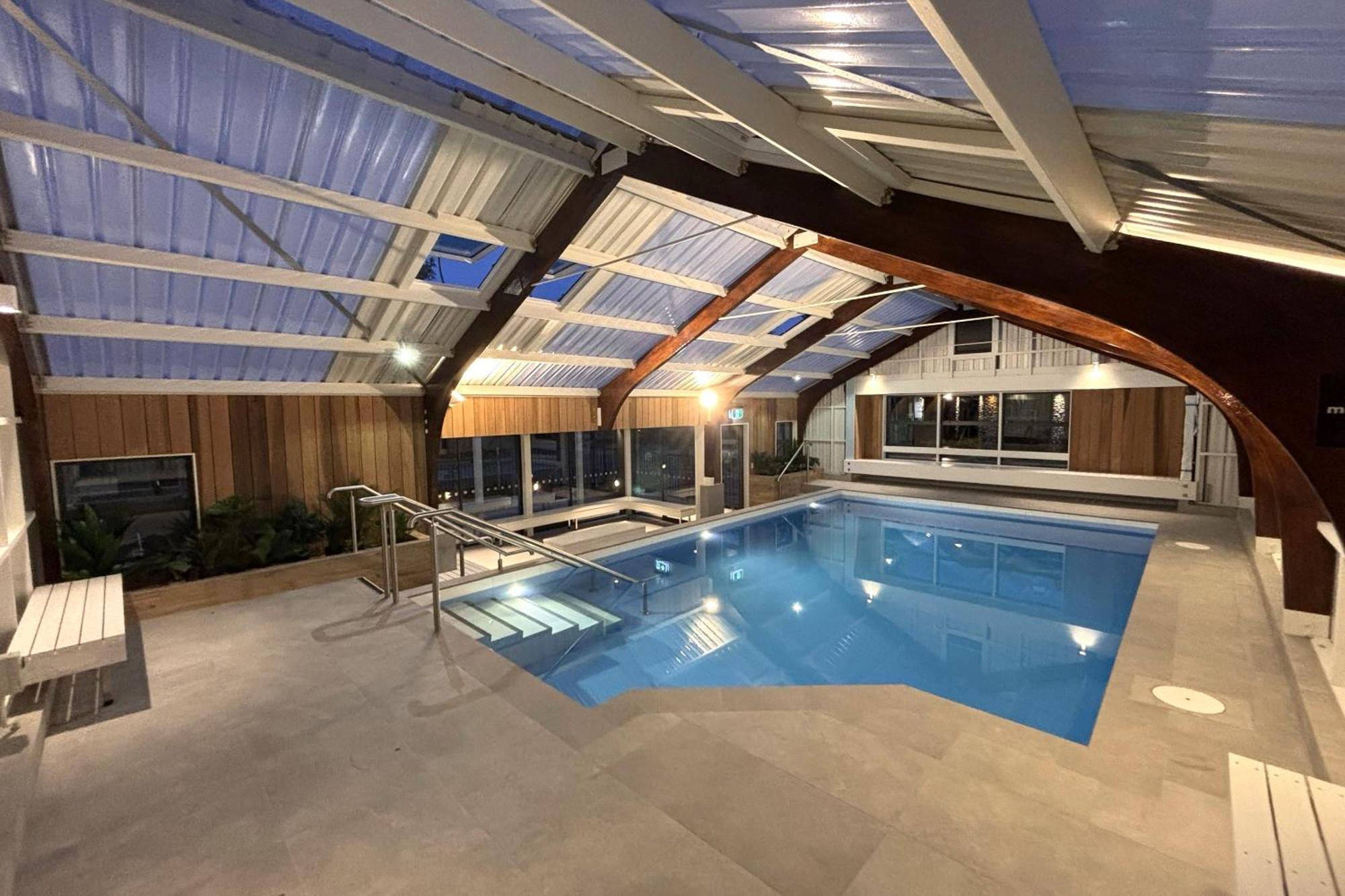 Tasman Holiday Parks - Christchurch Eksteriør billede The swimming pool at the hotel